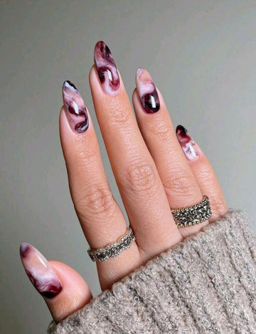 Upgrade Your Press-On Nail Style Instantly With 24/30PCS Short Almond Shaped Nude And White Color Block European Style Fingernail Set