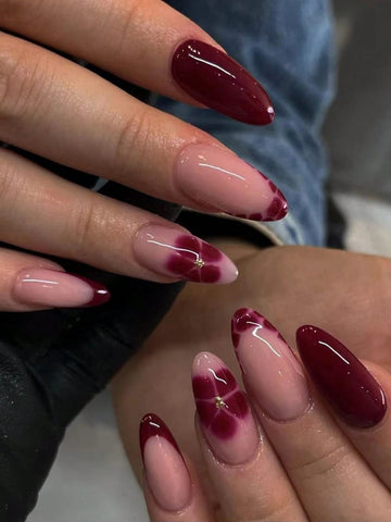 24pcs Red Mid-Length Glossy Burgundy Flower Pattern Short False Nails With Golden Glitter Floral Elegant Burgundy French Manicure Nail Sticker Patch Press On Nails