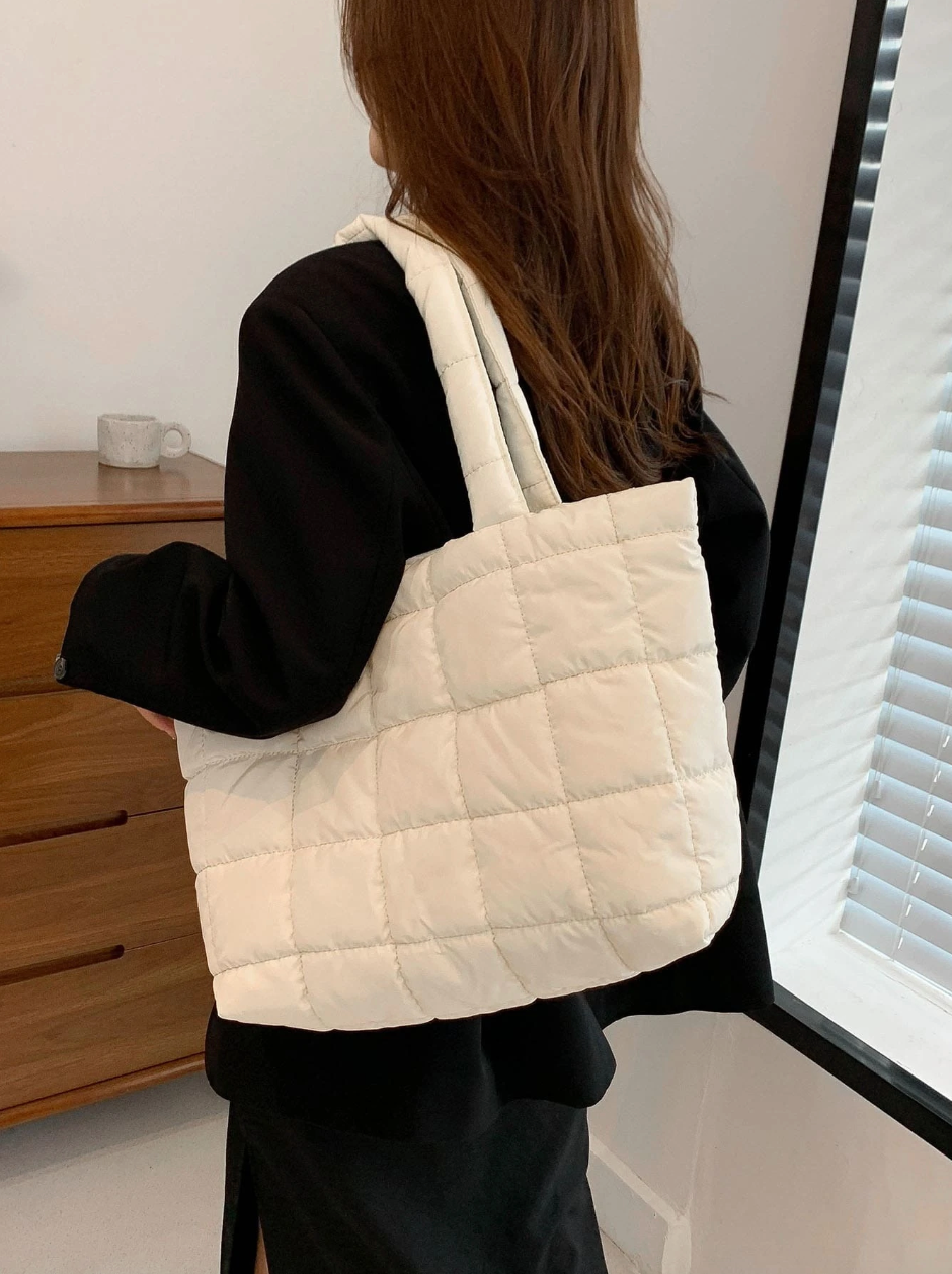 Ultra-lightweight High-capacity Quilted Tote Bag