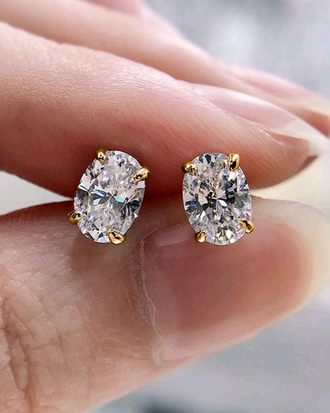 1 Pair Elegant Cubic Zirconia Stud Earrings