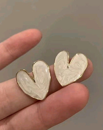 1 pair of niche design cool love heart earrings