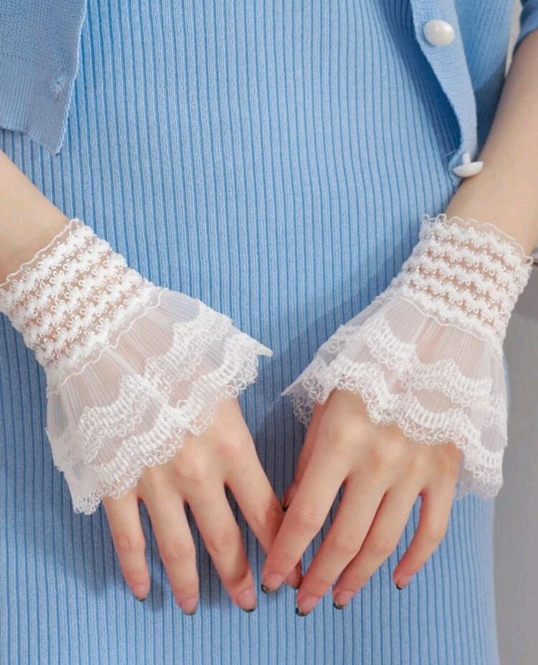 1pair Women Ruched Detail Lace Trim Fashionable Fake Cuffs For Daily Decoration