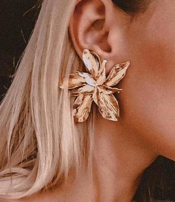 1pc Metallic Large Flower Shaped Stud Earring