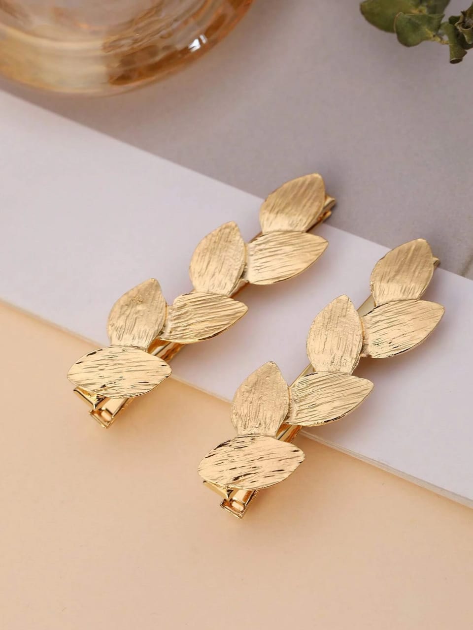 2pcs/Set Minimalist Metallic Hair Clips With Wire Drawing Stripes, Geometric Shape And Leaf Design Royal