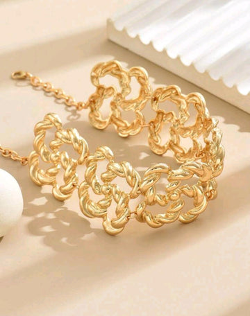 1pc Fashionable Metal Geometric Spiral Hollow Out Flower Shaped Chain Necklace