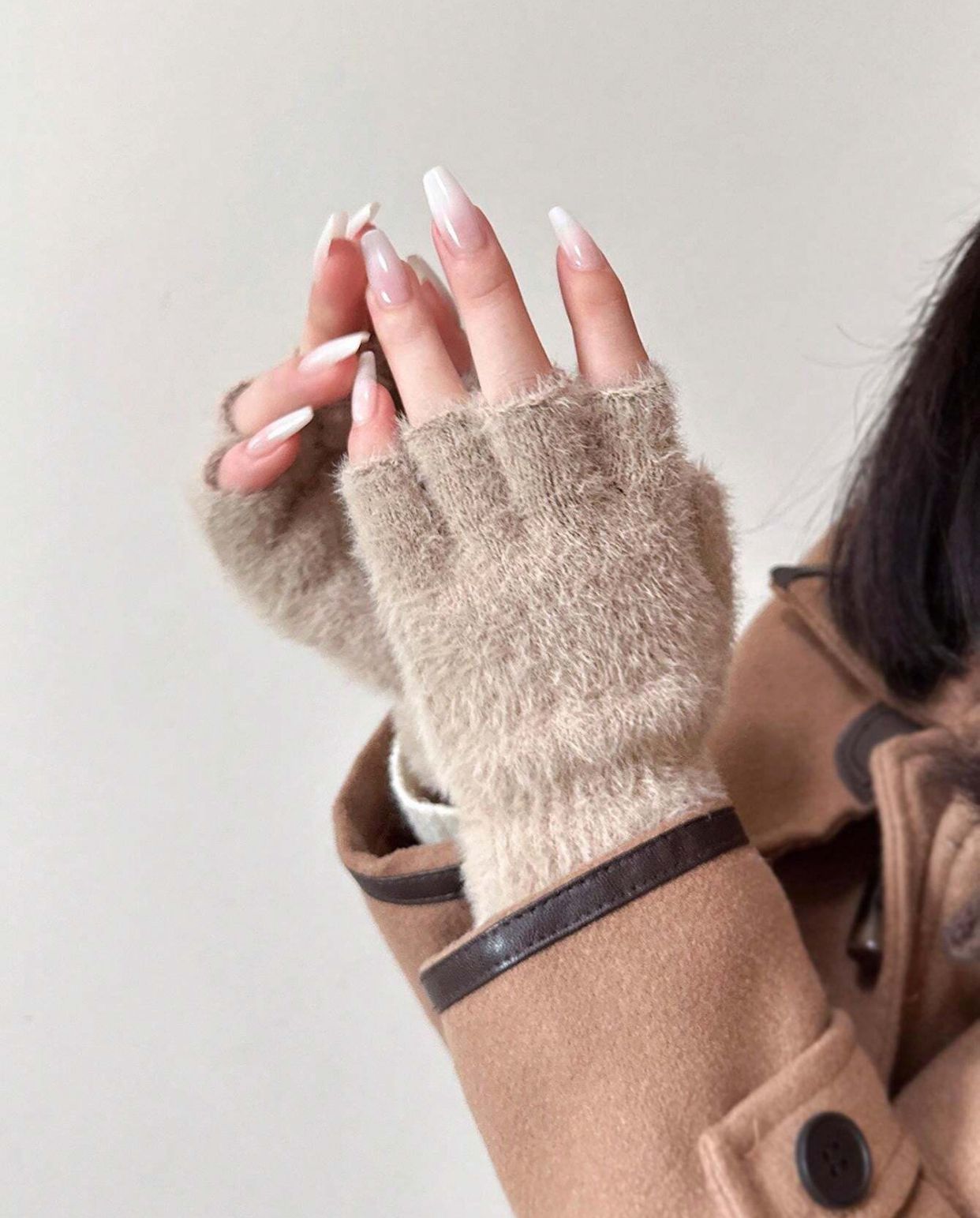 1pair Women's Fashionable Plush Half Finger Gloves Thickened And Warm Anti-cold Touch Screen Fingerless Gloves, Suitable For Winter Outdoor Sports, Riding, Etc.