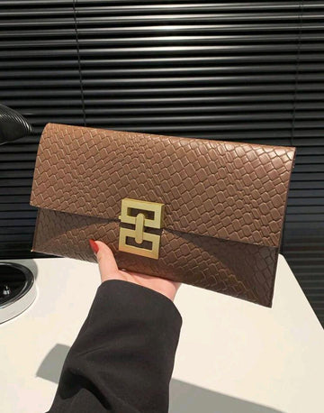 Trending Autumn/Winter New Small Niche Design Fashion Crocodile Print Envelope Vintage Handbag For Women