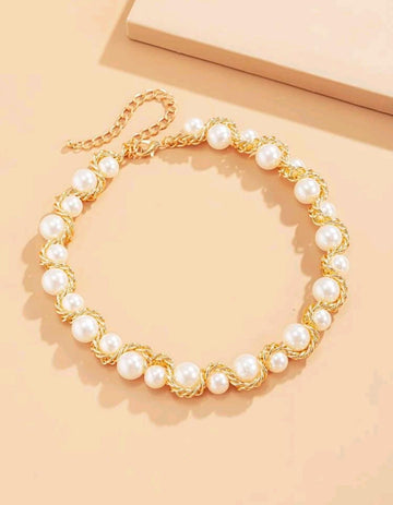 Faux Pearl Beaded Necklace