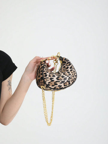 1pc Mini Leopard Print Metal Letter Decor Crescent-Shaped Handbag With Fashionable Chain For Single Shoulder And Crossbody Use As Daily Or Dating Gift For Ladies And Kids, Leopard Print Bag