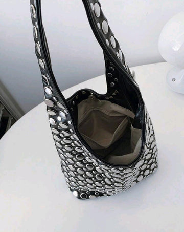 New Fashion Women's Handbag, Unique Design Cool Black Personality, Punk Polka Dot Rivet Inlaid High-End Tote Bucket Bag, European And American Style Ladies Underarm Shoulder Bag