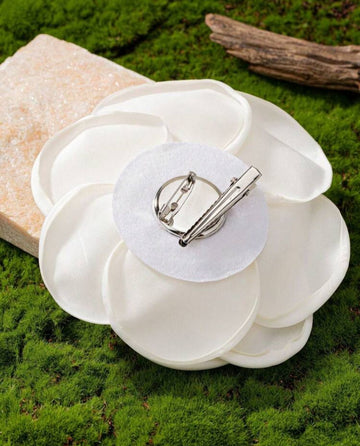 1pc Latest Design Camellia Flower Brooch For Women, Suitable For Daily Wear, Party And Gathering Valentines,Mom,Mother,Mother's Day,Gift