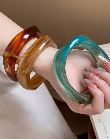 3 Pieces /1pc Of Europe And The United States Explosive Elegant Combination Retro Exaggerated Personalized Wide-Faced Women Resin Asymmetrical Bracelet Suitable