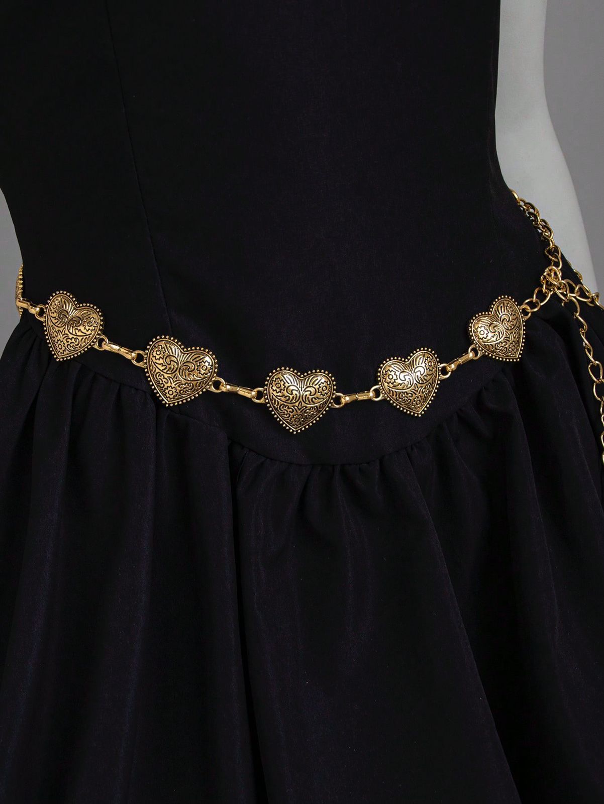 1pc Vintage Carved Heart Shaped Elegant Metal Waist Chain Valentine's Day Valentines Summer, School Fall, Autumn, Halloween