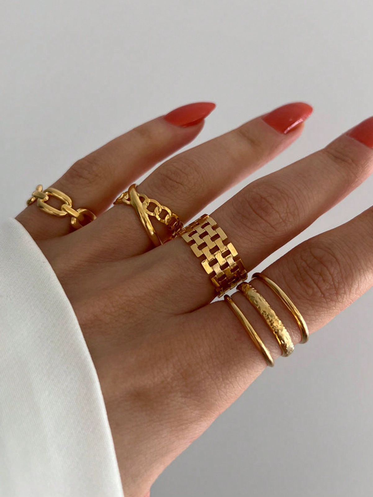 New Arrival 4pcs/Set Simple & Luxurious, Waterproof 18k Gold Hollow Out Square Cross Design Lady Rings For Mix & Match To Create A High-End Look