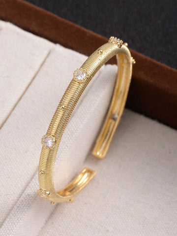 1pc High-Quality Vintage-Style Textured Snowflake Crafted Gold-Plated Bangle Bracelet With Rhinestones, Dual-Tone Regal Retro Luxurious Open Cuff Bracelet, Suitable As A Gift For Women