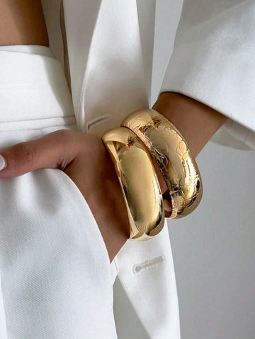 2pcs/Set European & American Exaggerated Metallic Pattern Wide Cuff Bracelet, Retro Minimalist Chunky Jewelry Set, Suitable For Women's Daily And Various Party Decor, Clothing Match Jewelry Gift