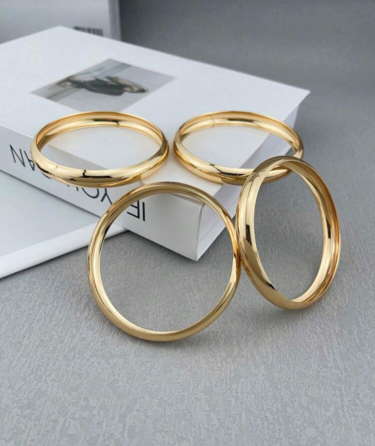 4pcs Vintage Punk Asymmetrical Big & Chunky Bracelet Women Timeless Beauty Cuff Bracelet Gift Set, Everyday Wear As Jewelry Accessory (Slight Scratches Or Scuffs May Appear On The Surface Of The Bracelets, Please Refer To The Actual Product)