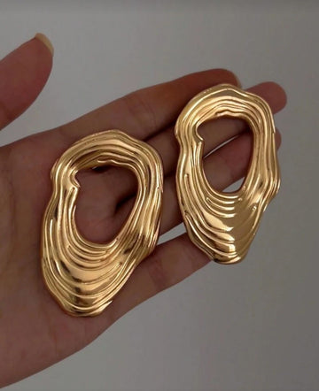 1 Pair Vintage Minimalist Hollow Metallic Screw Stud Earrings, Punk Exaggerated Fashion Charm Earrings, Suitable For Women Daily Commute, Festive Gifts, Party And Banquet Decorative Jewelry