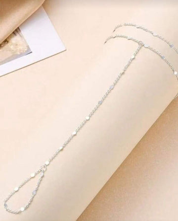 1pc Stainless Steel Minimalist Versatile Metal Flattened Bracelet & Finger Chain Jewelry Set (Flattened Disc Position Random)