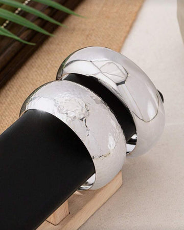 2pcs Simple Glossy Hammered Textured Bangle Set, Fashionable & Versatile For Women