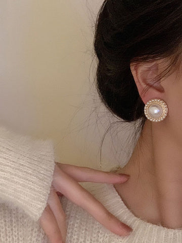 1 Pair Women's Elegant Baroque Faux Pearl Clip Earrings
