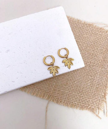 1 Pair Stainless Steel Waterproof Fade-Resistant Minimalist Leaf-Shaped Hoop Earrings Suitable For Women's Daily Wear